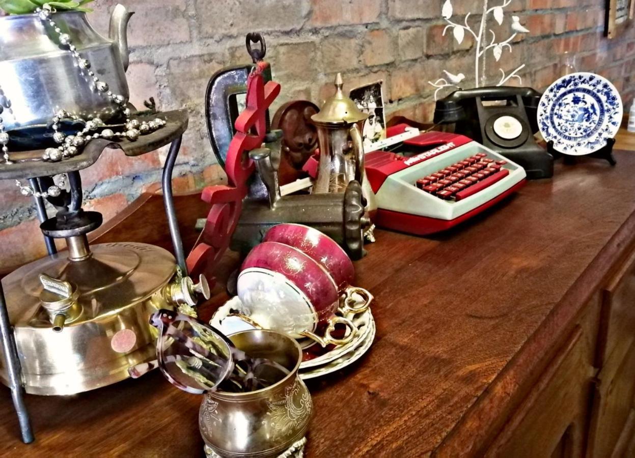 Suzie'S Coffee Shop Accommodation Bellville Extérieur photo