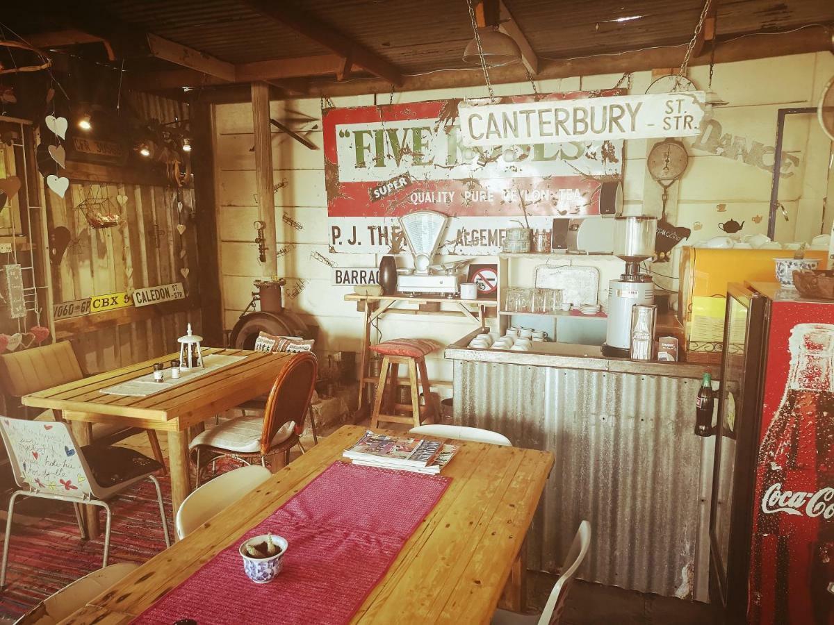 Suzie'S Coffee Shop Accommodation Bellville Extérieur photo